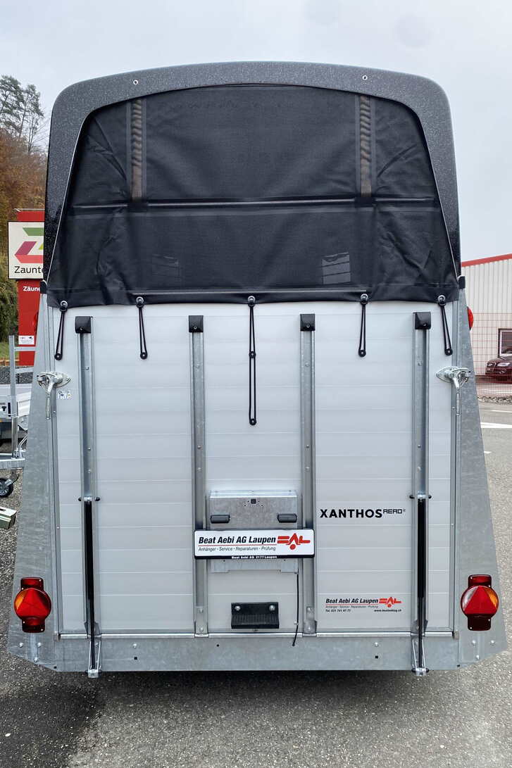 Occasion Humbaur Pferdeanhänger Xanthos Aero 2400